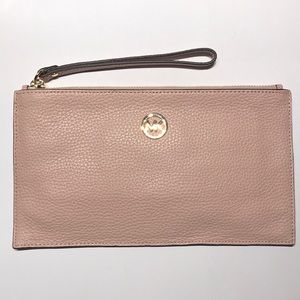 Michael Kors Large Clutch/Wristlet. NWT
